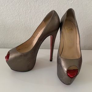 Christian Louboutin Platform Peep Toe size 39